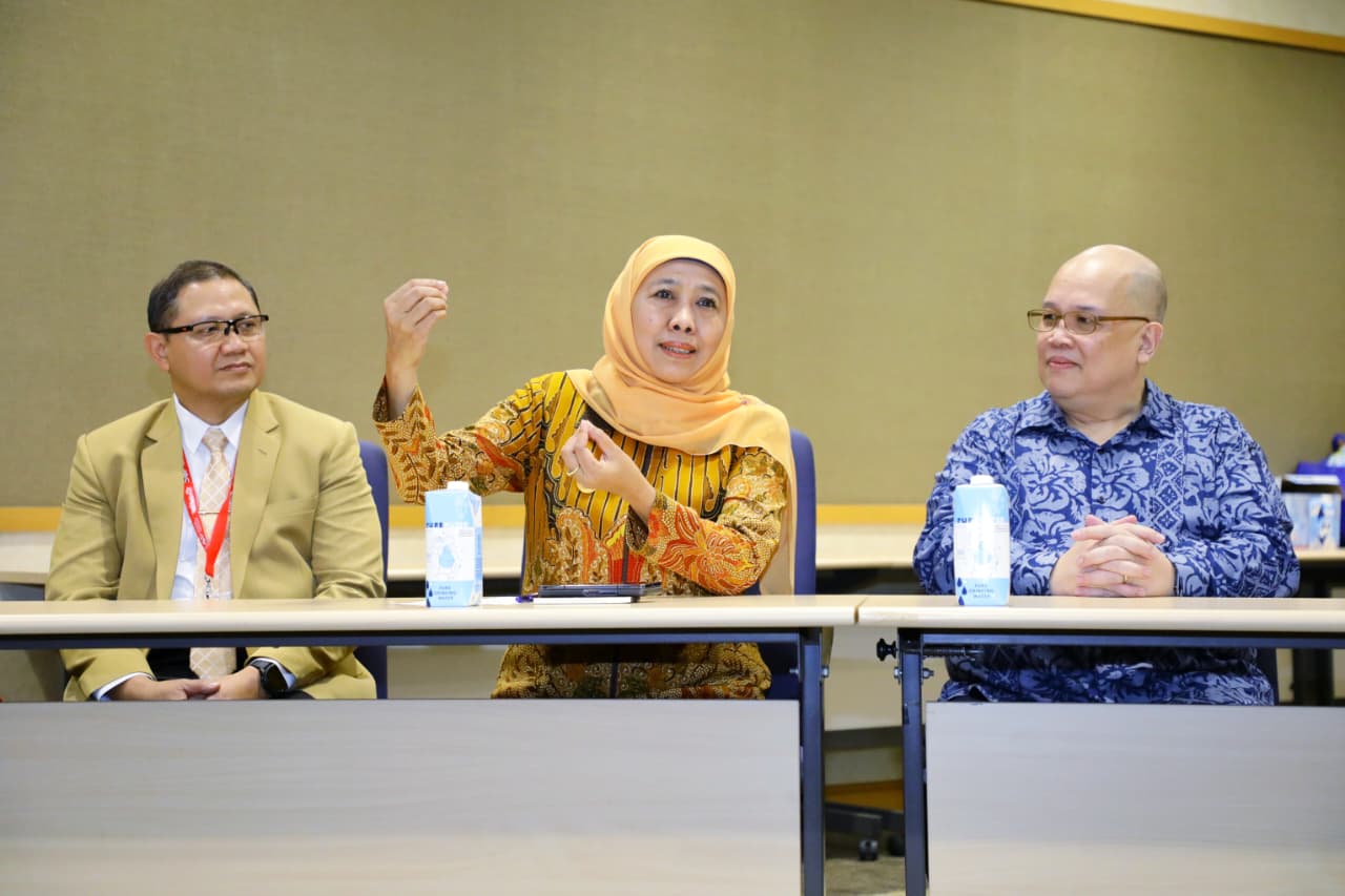Gubernur Khofifah Dorong Integrasi Model Pendidikan Singapura untuk Tingkatkan Mutu Vokasi Jawa Timur