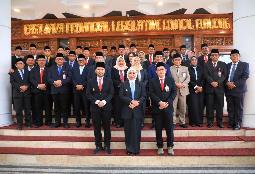 Gubernur Khofifah Jelaskan Penurunan Pendapatan Daerah Rp 7 Triliun dan Fokuskan APBD 2026 pada Program Kerakyatan