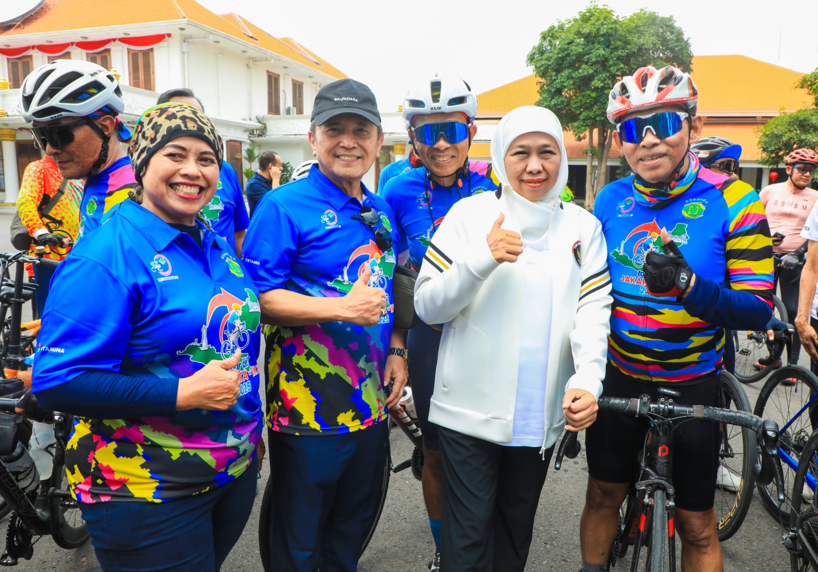 Gubernur Khofifah Apresiasi Peserta Gowes 1.500 Km Tour de’ Jakarta–IKN, Puji Ketangguhan dan Semangat Kebangsaan