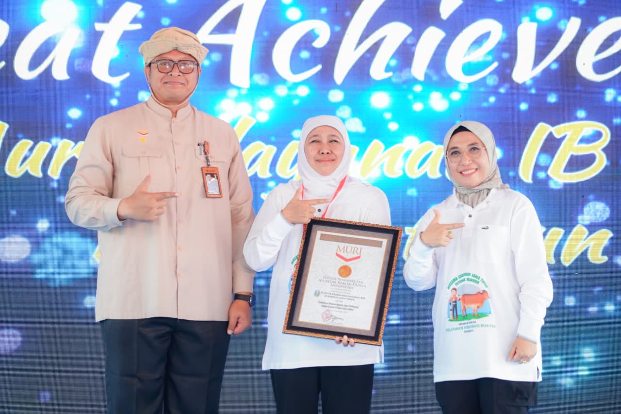 Gubernur Khofifah Rayakan Rekor MURI atas 1.099.397 Inseminasi Buatan, Tegaskan Lompatan Besar Reproduksi Ternak Modern di Jawa Timur