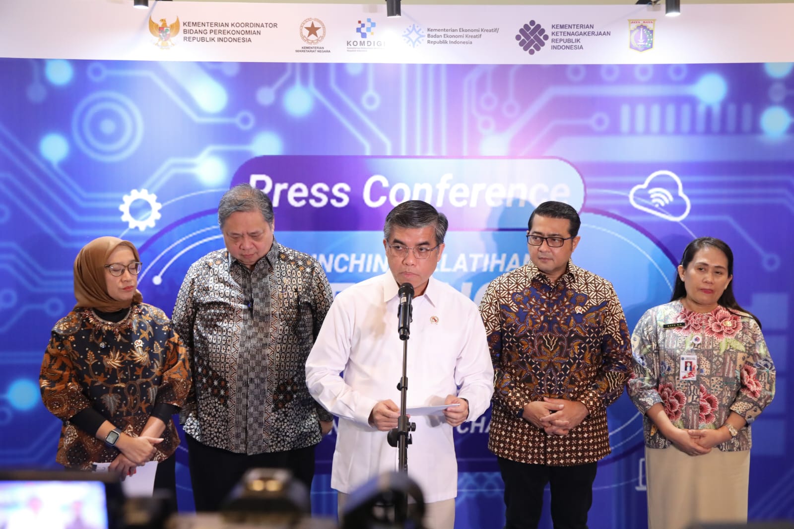 Libur Nataru Lebih Lancar, Menaker Imbau WFA Akhir Desember 2025