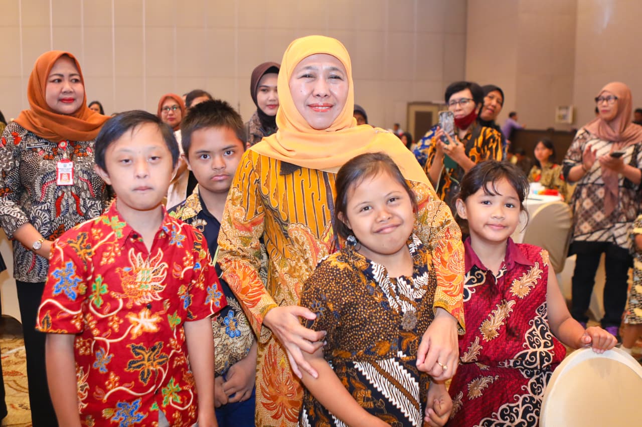 Di Puncak Hari Ibu ke-97, Gubernur Khofifah Dorong Perluasan 11 UMSK Berbasis Perlindungan Perempuan, Penguatan UPTD PPA, dan Layanan Holistik Perempuan-Anak Jatim