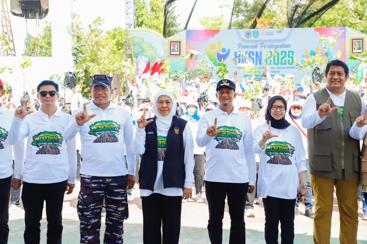 Peringati HKSN 2025 di Pacitan, Gubernur Khofifah Padukan Solidaritas Sosial Tanpa Batas dan Gerakan Tanam Siram