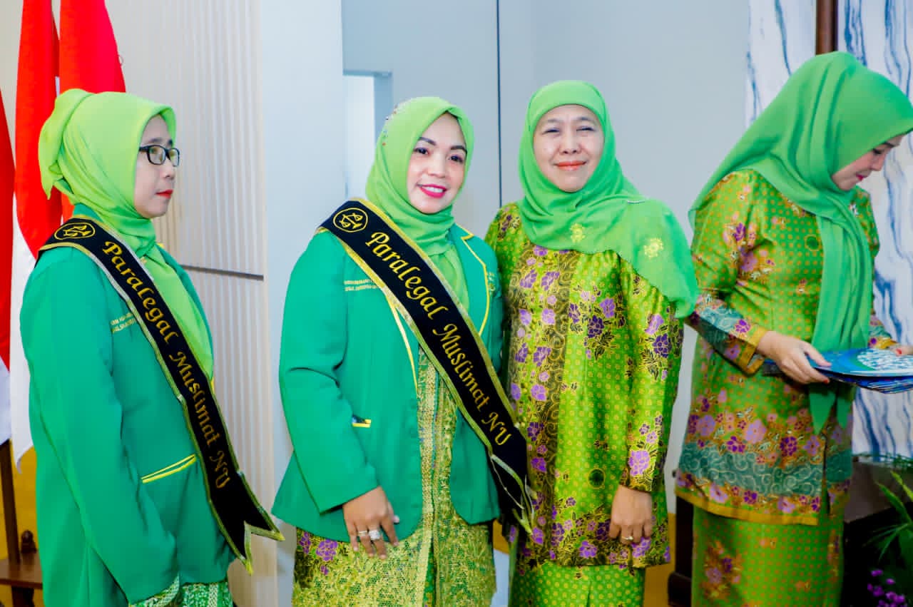 Gubernur Khofifah Kukuhkan 2.943 Paralegal Muslimat NU, Teladan Jihad Sosial Wujudkan Keadilan hingga Desa
