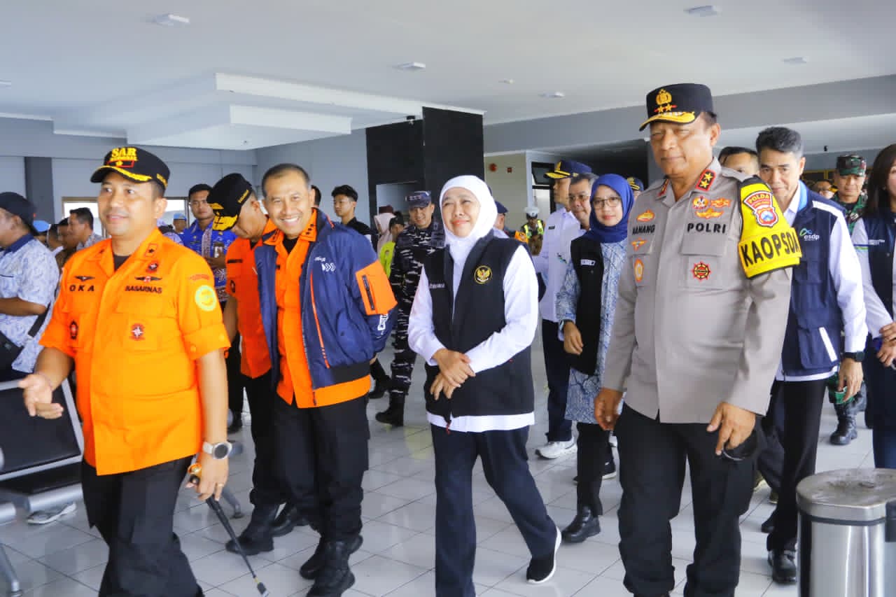 Gubernur Khofifah Bersama Basarnas Pastikan Kesiapan Pelabuhan ASDP Ketapang di Nataru, Serukan Doa, Mitigasi, & Perawatan Ekosistem Keselamatan Laut