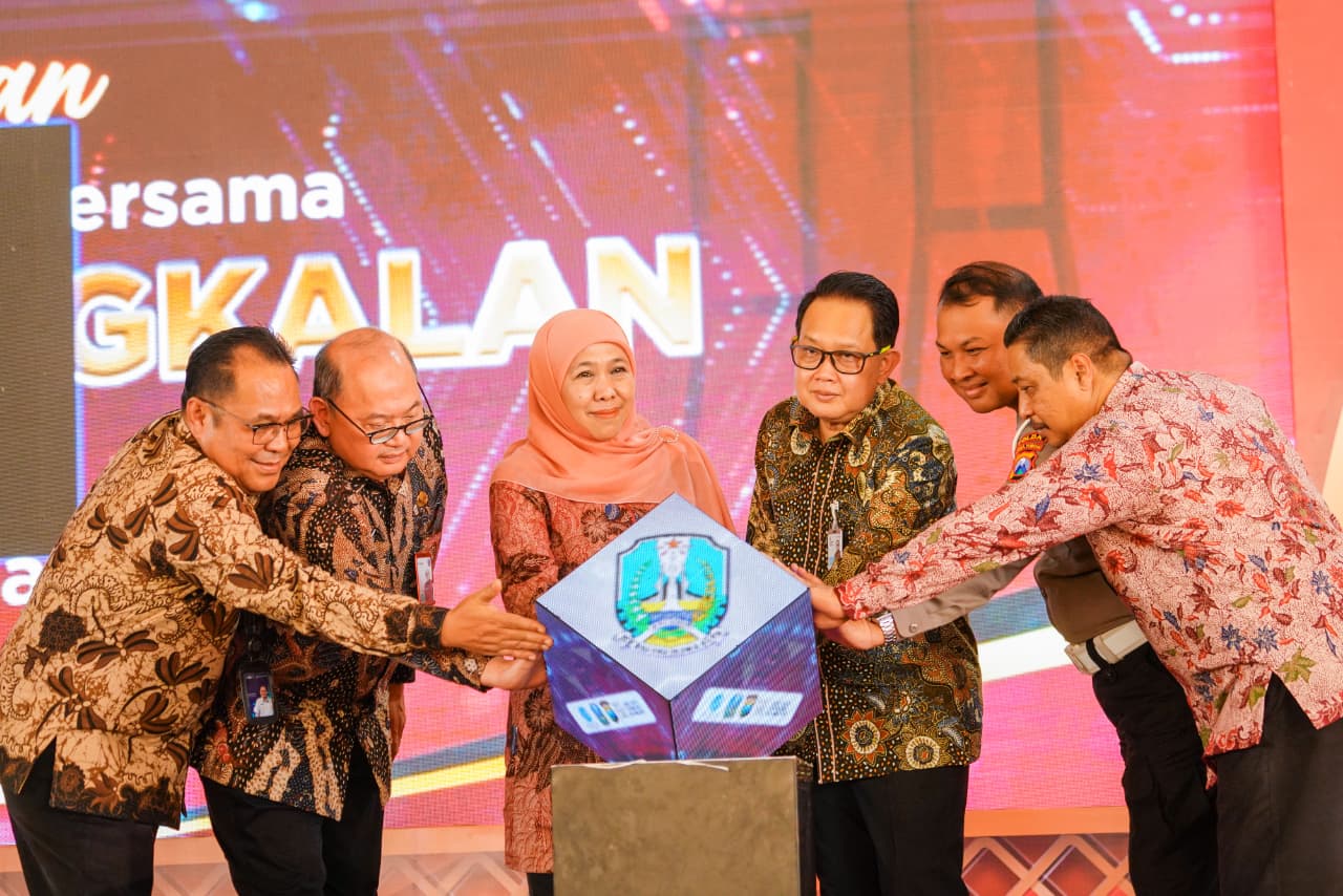 Gubernur Khofifah Resmikan Gedung Bersama Samsat Bangkalan, Tegaskan Penguatan Layanan Publik dan Akselerasi Digitalisasi SIGNAL di Jawa Timur