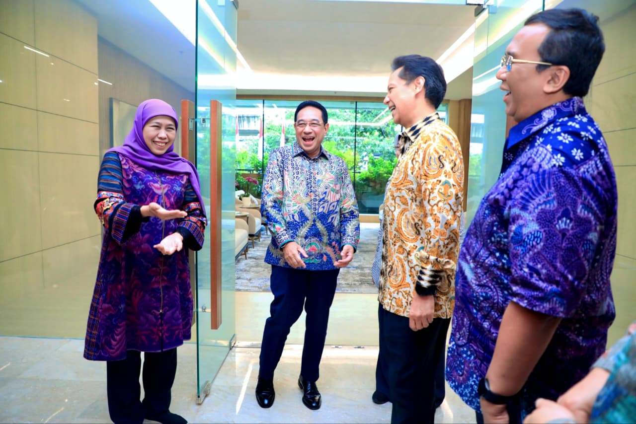 Gubernur Khofifah Tegaskan RSUD Dr Soetomo Siap Jadi World Class Academic Medical Center dalam Pertemuan dengan Menko PMK dan Menkes