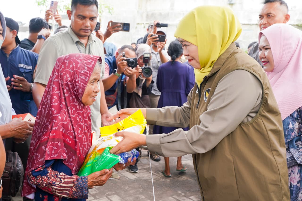 Gubernur Khofifah Perkuat Stabilitas Harga lewat Pasar Murah Sumbersari Jember demi Daya Beli Warga Terjaga