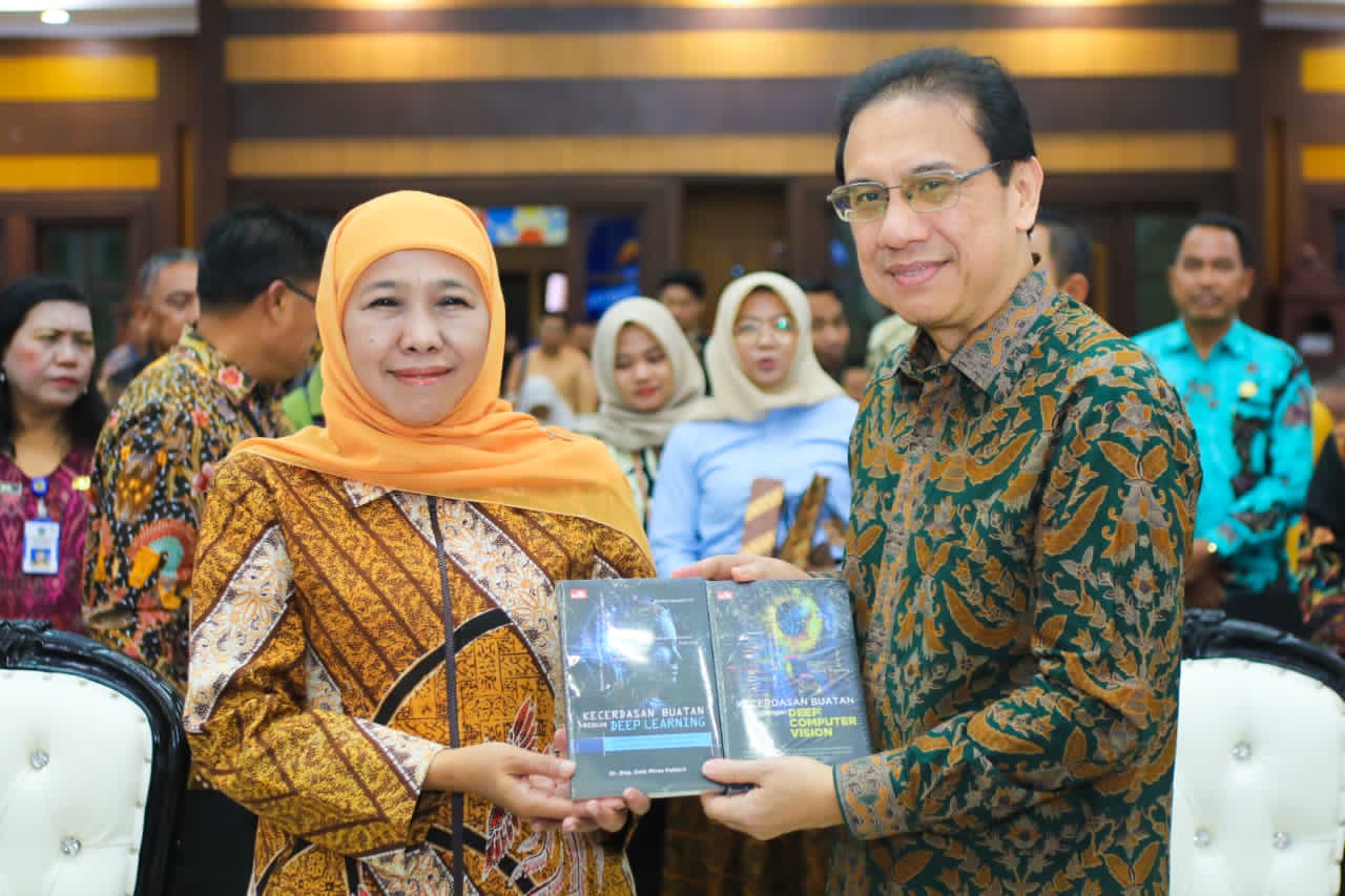 Gubernur Khofifah Tegaskan Komitmen Jadikan Jawa Timur Lumbung Talenta Digital Nasional Melalui Penguatan Peran Pendidik
