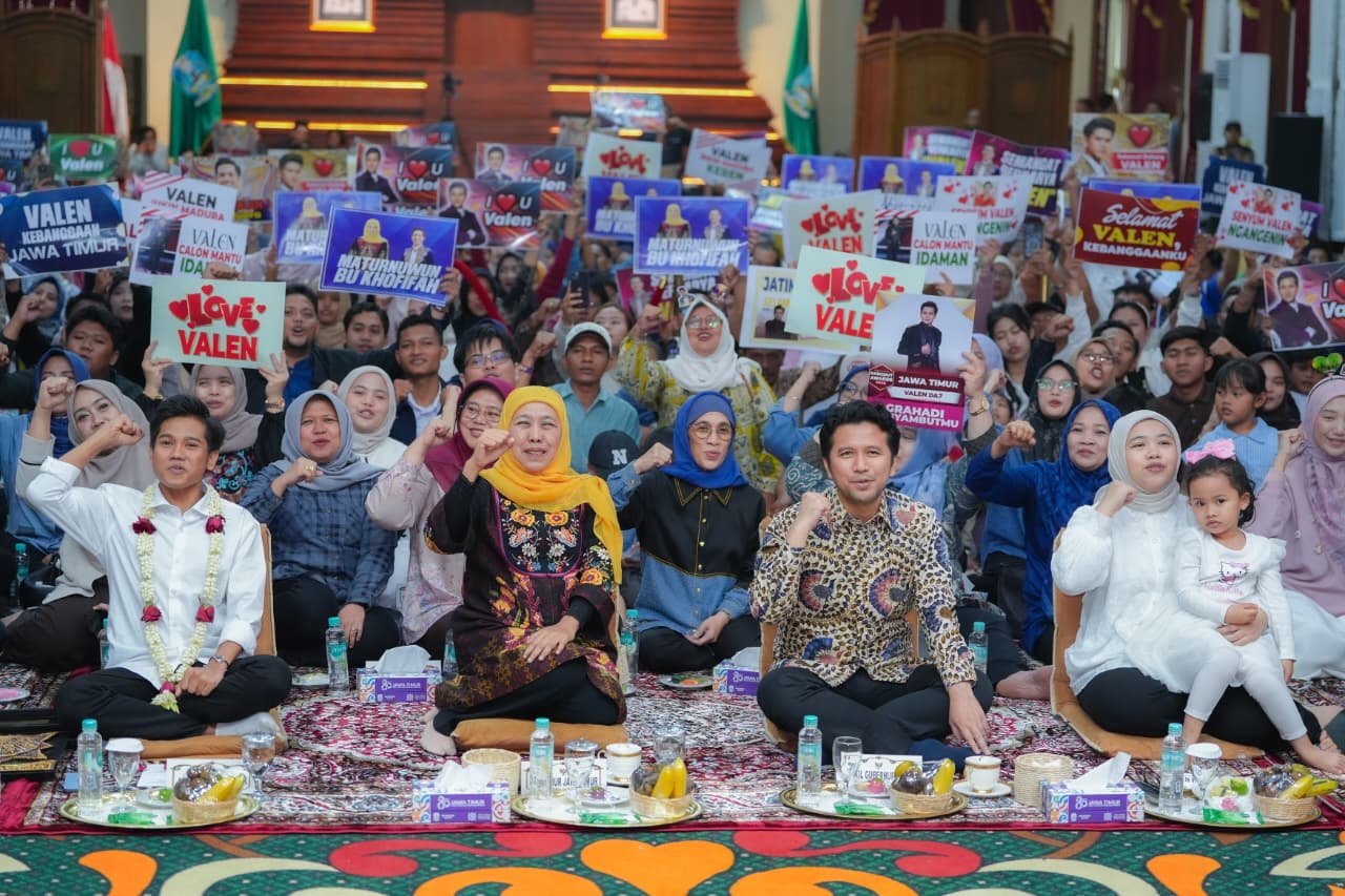 Gubernur Khofifah Awali Tahun 2026 dengan Penyambutan Valen Juara D’Academy 7 di Grahadi