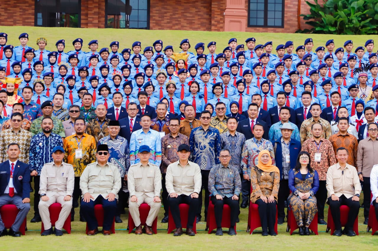 Gubernur Khofifah Dukung Program Presiden Prabowo Bangun Sekolah Taruna untuk Perkuat SDM Bangsa