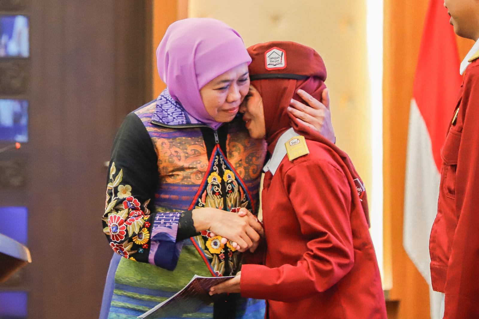 Gubernur Khofifah Buka Bimtek SR Se-Jatim, Tekankan Mitigasi Sosial dan Kolaborasi Lintas Instansi