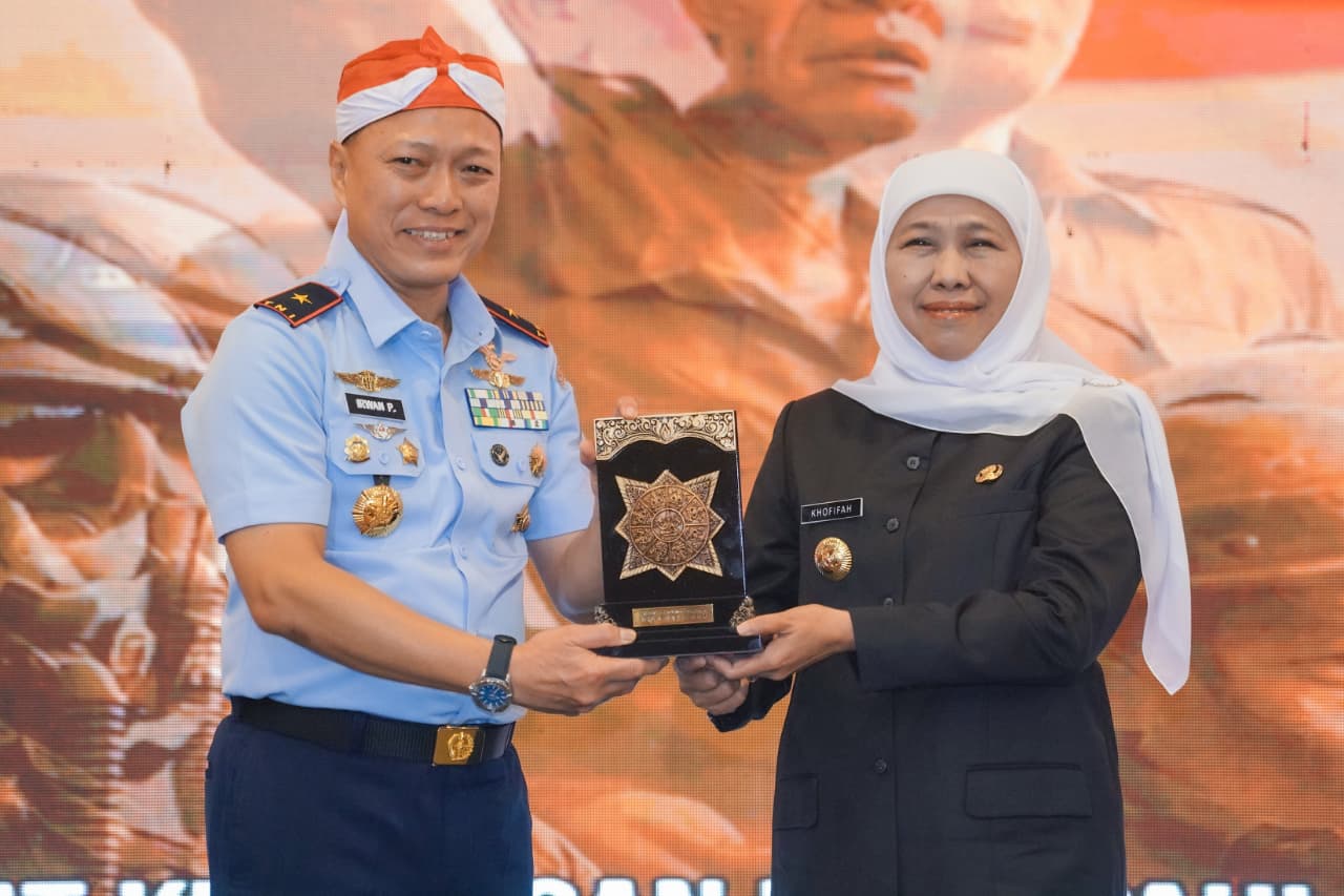 Gubernur Khofifah Bangga 32 Pahlawan Nasional Lahir dari Jatim, Inspirasi Kepemimpinan Strategis PASIS Seskoau