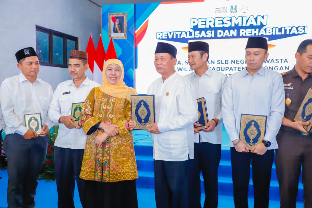 Gubernur Khofifah Indar Parawansa Kuatkan Ekosistem Pendidikan lewat Revitalisasi Puluhan Sekolah