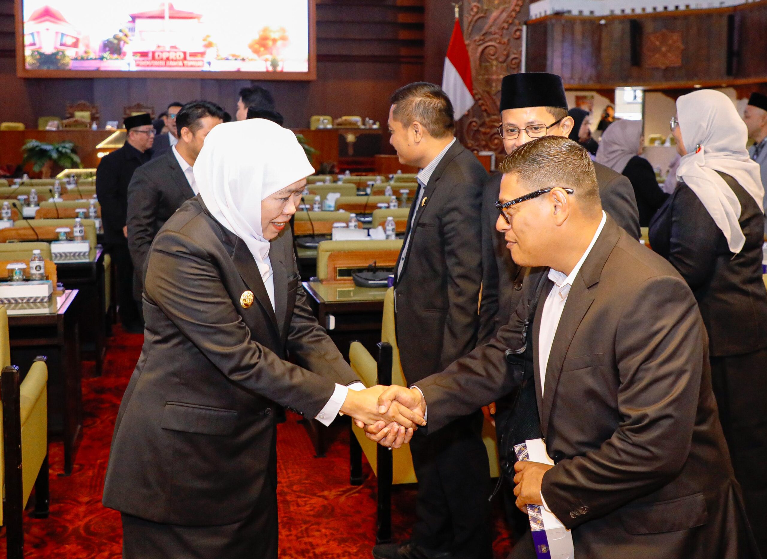 Gubernur Khofifah Dorong Tindak Lanjut Rekomendasi DPRD, Perkuat Kualitas Pembangunan dan Pelayanan Publik