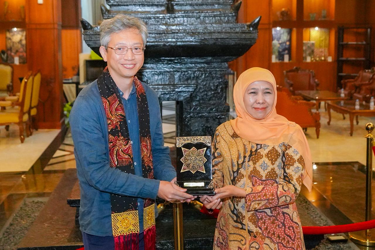 Gubernur Khofifah Ungkap Potensi Besar Jatim di Hadapan Dubes RRT, Dorong Kerja Sama Investasi hingga Pengembangan SDM