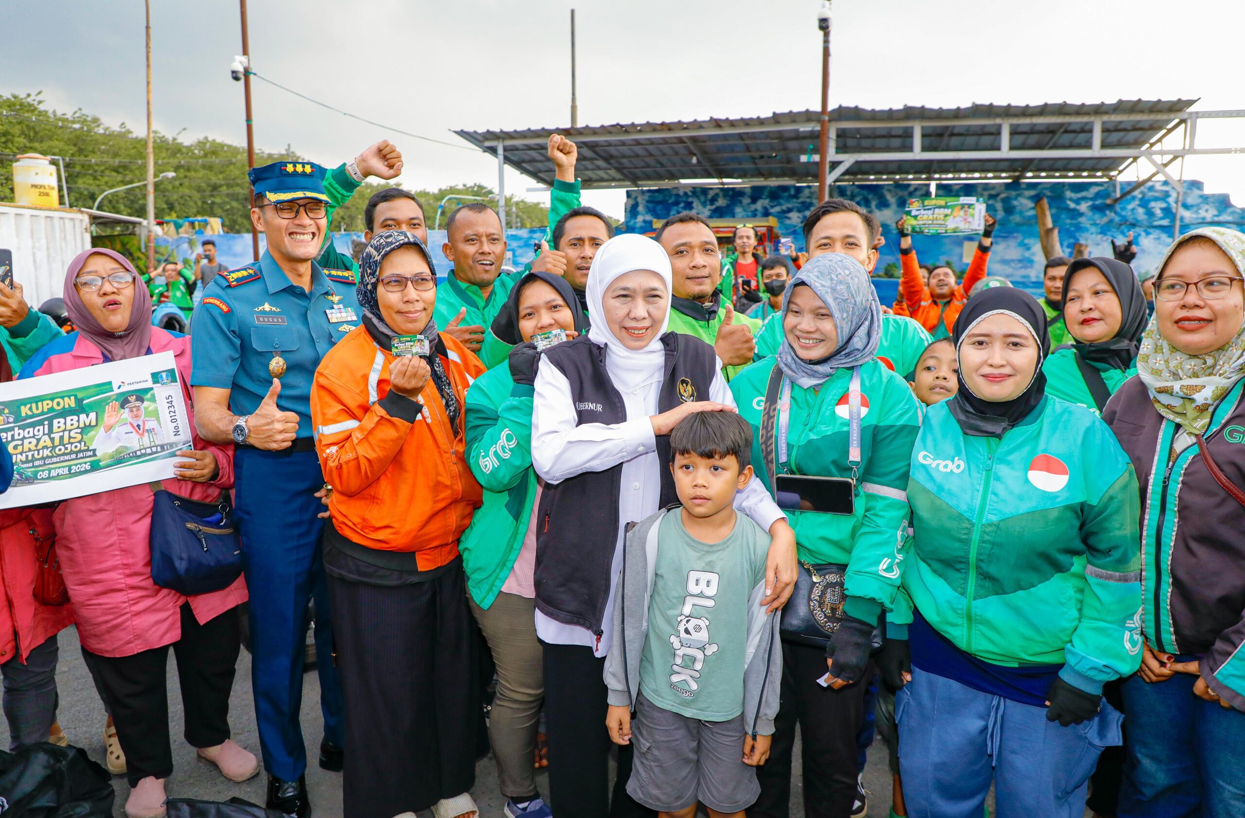 Gubernur Khofifah Salurkan Bantuan BBM Gratis untuk Ojol, Pastikan Energi Subsidi Digunakan Tepat Sasaran