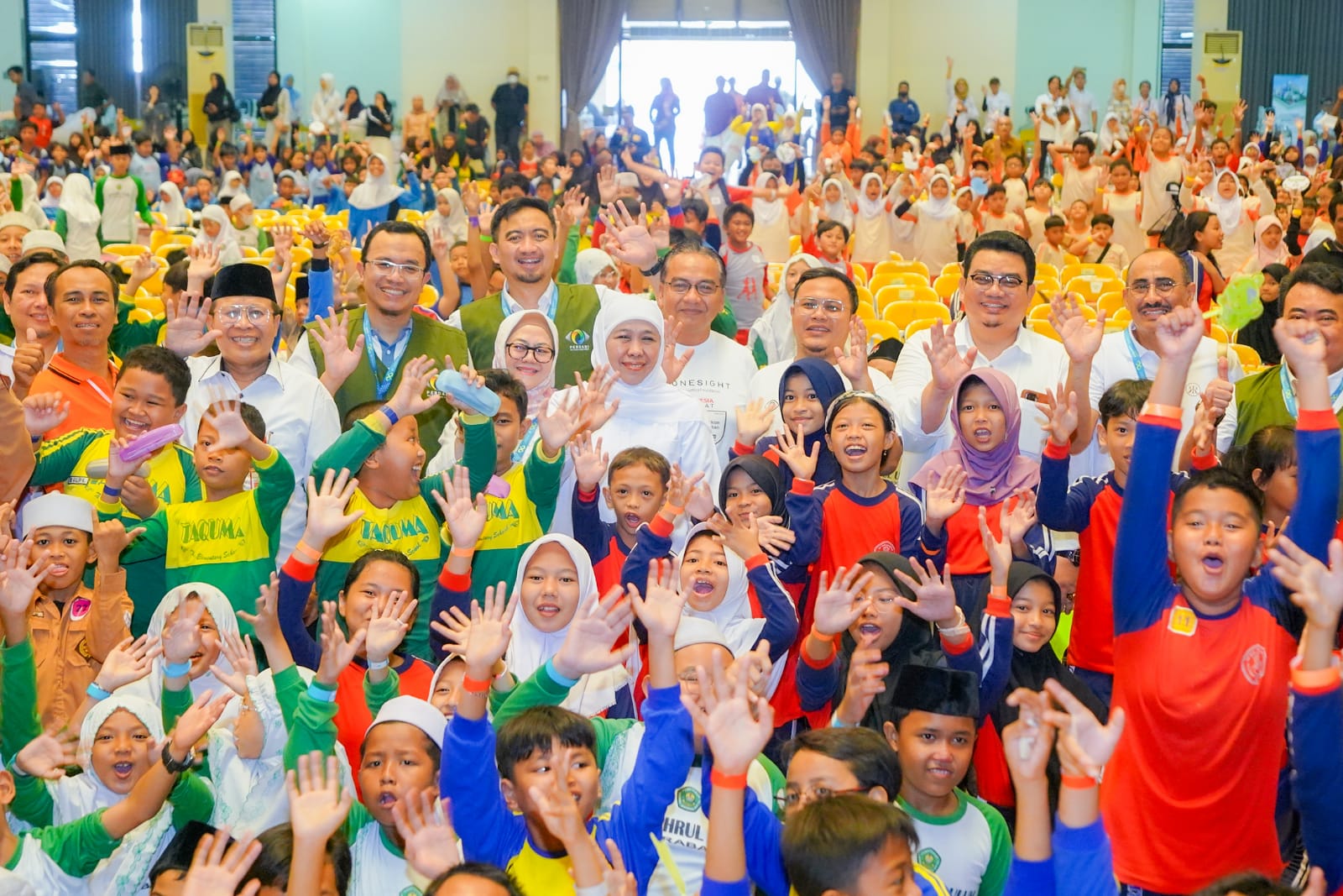 Gubernur Khofifah Imbau Penggunaan Gadget Sesuai Kebutuhan Belajar, Perkuat Literasi Digital dan Etika Murid