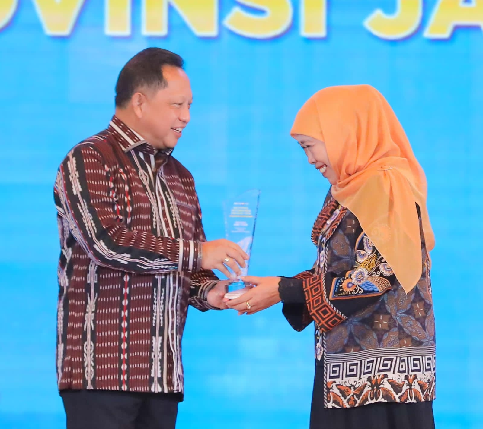 Gubernur Khofifah Sebut Penghargaan Nasional Jadi Motivasi Perkuat Koperasi dan Hilirisasi Ekonomi Desa