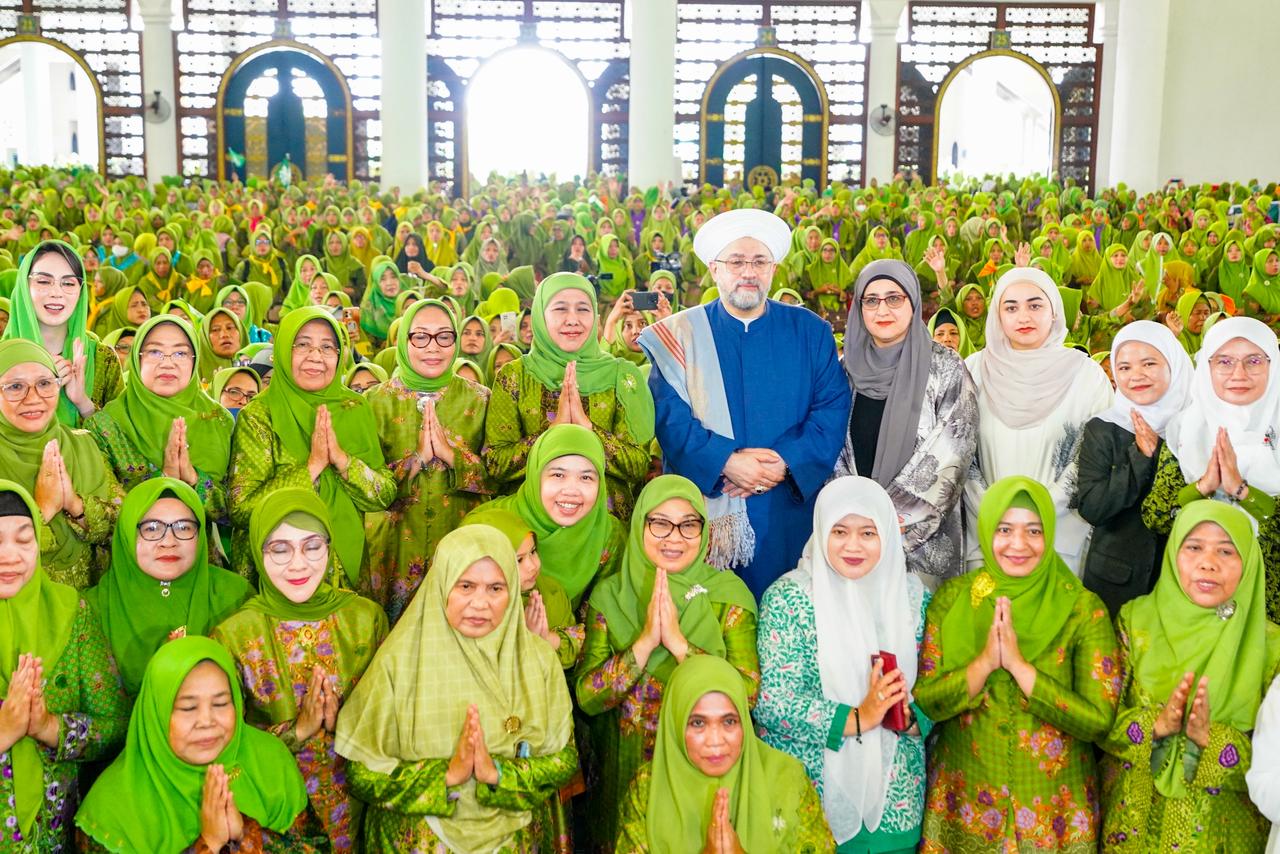 Gubernur Khofifah Tegaskan Muslimat NU Konsisten Menjaga Tradisi Aswaja dan Menebarkan Spirit Perdamaian Global