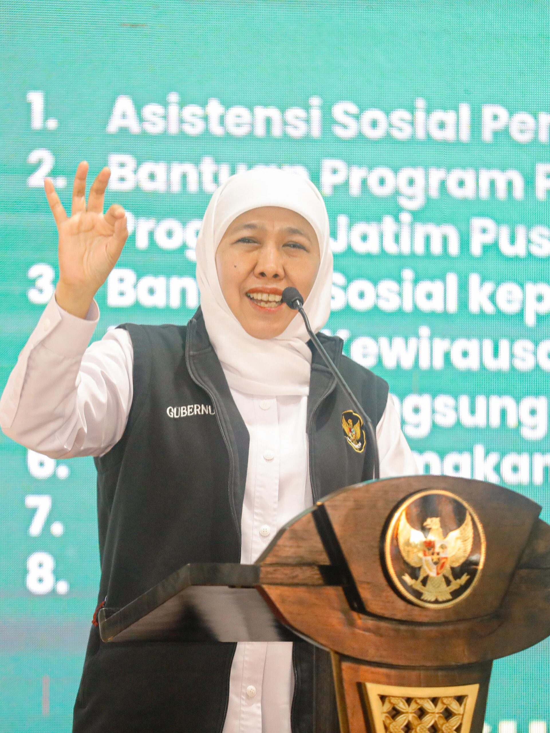 Ribuan Warga Ngawi Terima Manfaat Program Bansos dan Pemberdayaan yang Disalurkan Gubernur Khofifah