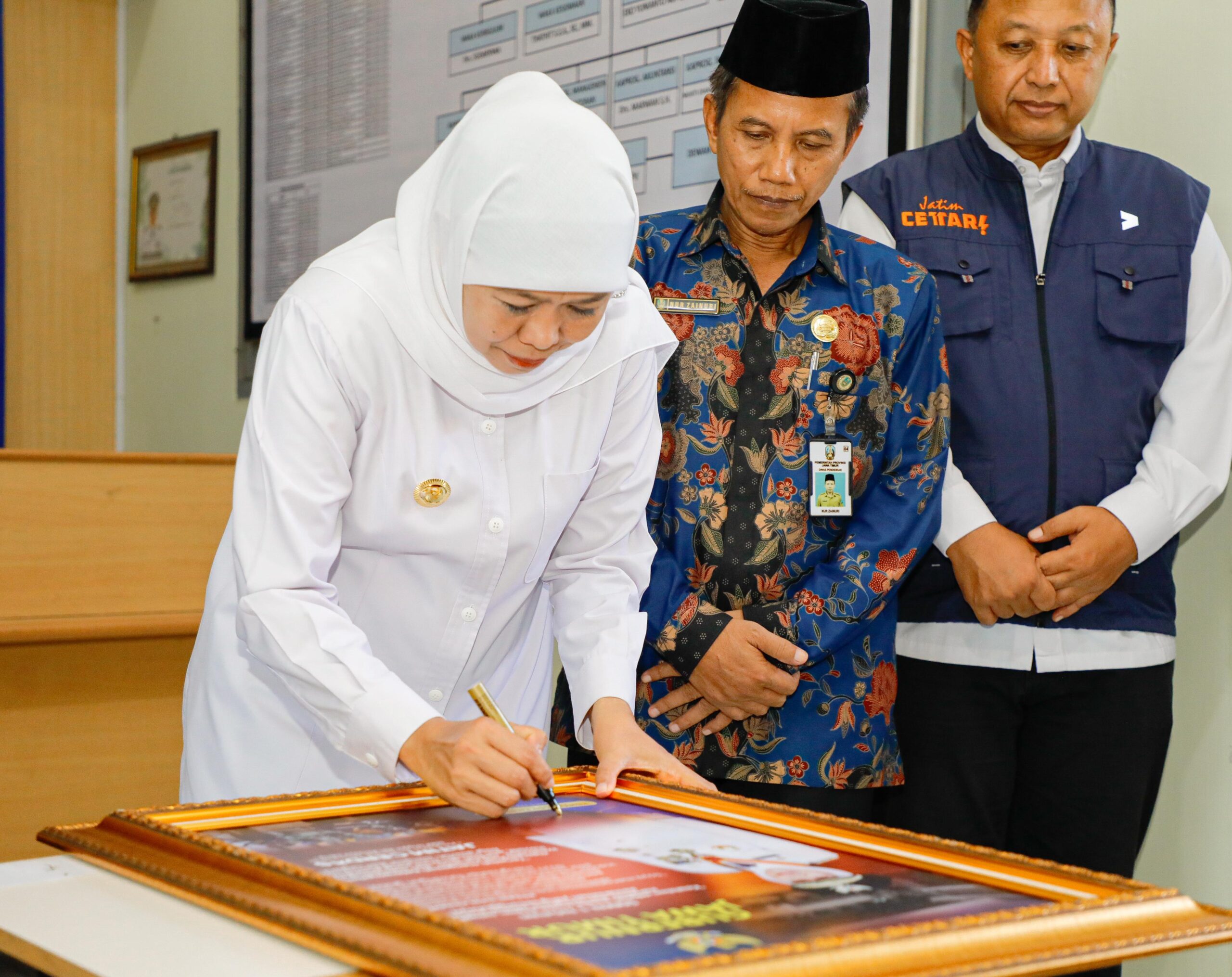Pastikan SPMB Berjalan Lancar, Gubernur Khofifah Apresiasi Sinergi Sekolah dan Dinas Pendidikan di Ngawi