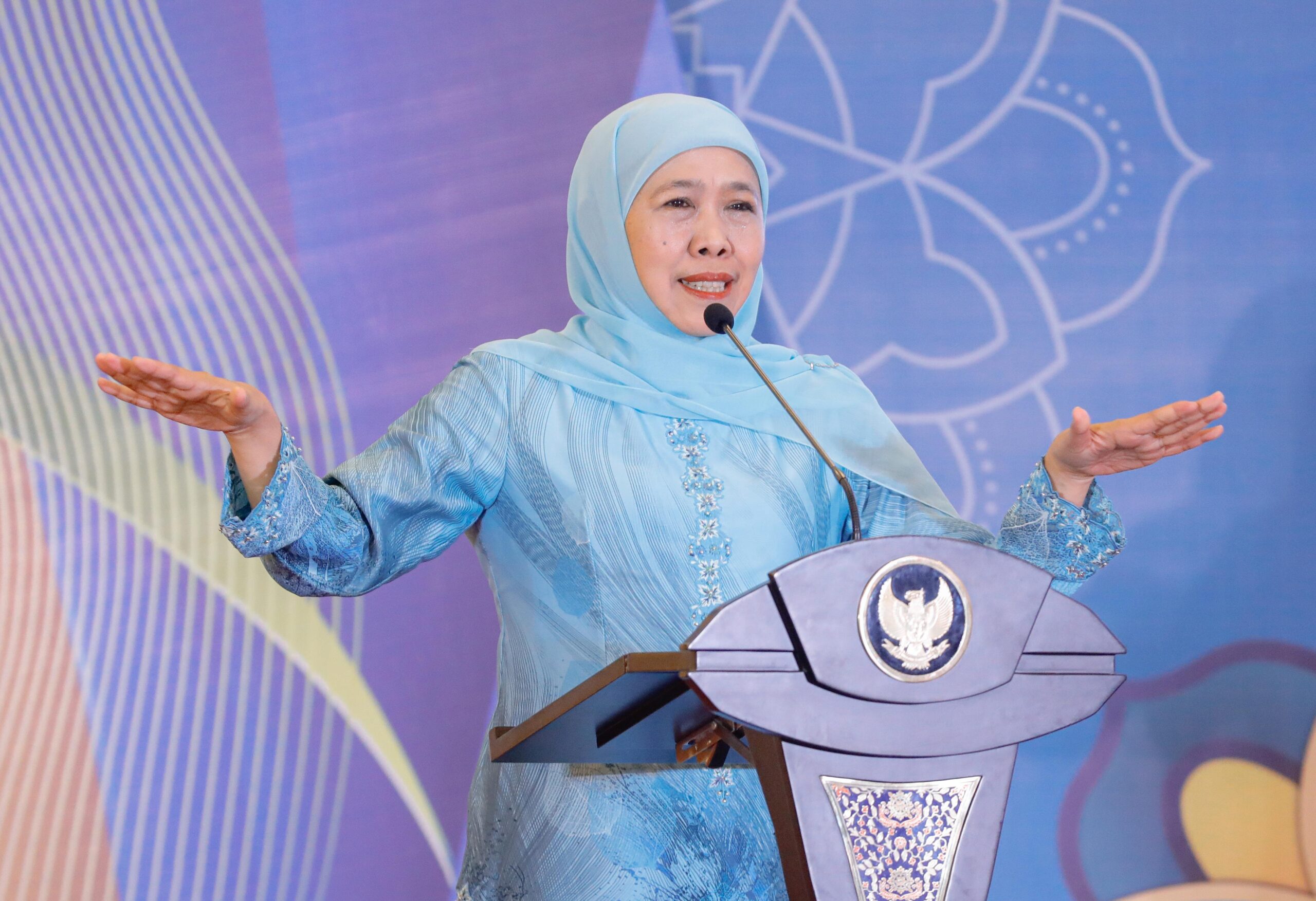 Wisuda 866 Santri Tartil Tahfidz Yayasan Khadijah, Gubernur Khofifah Ingatkan Pentingnya Menjaga Hafalan dan Akhlak
