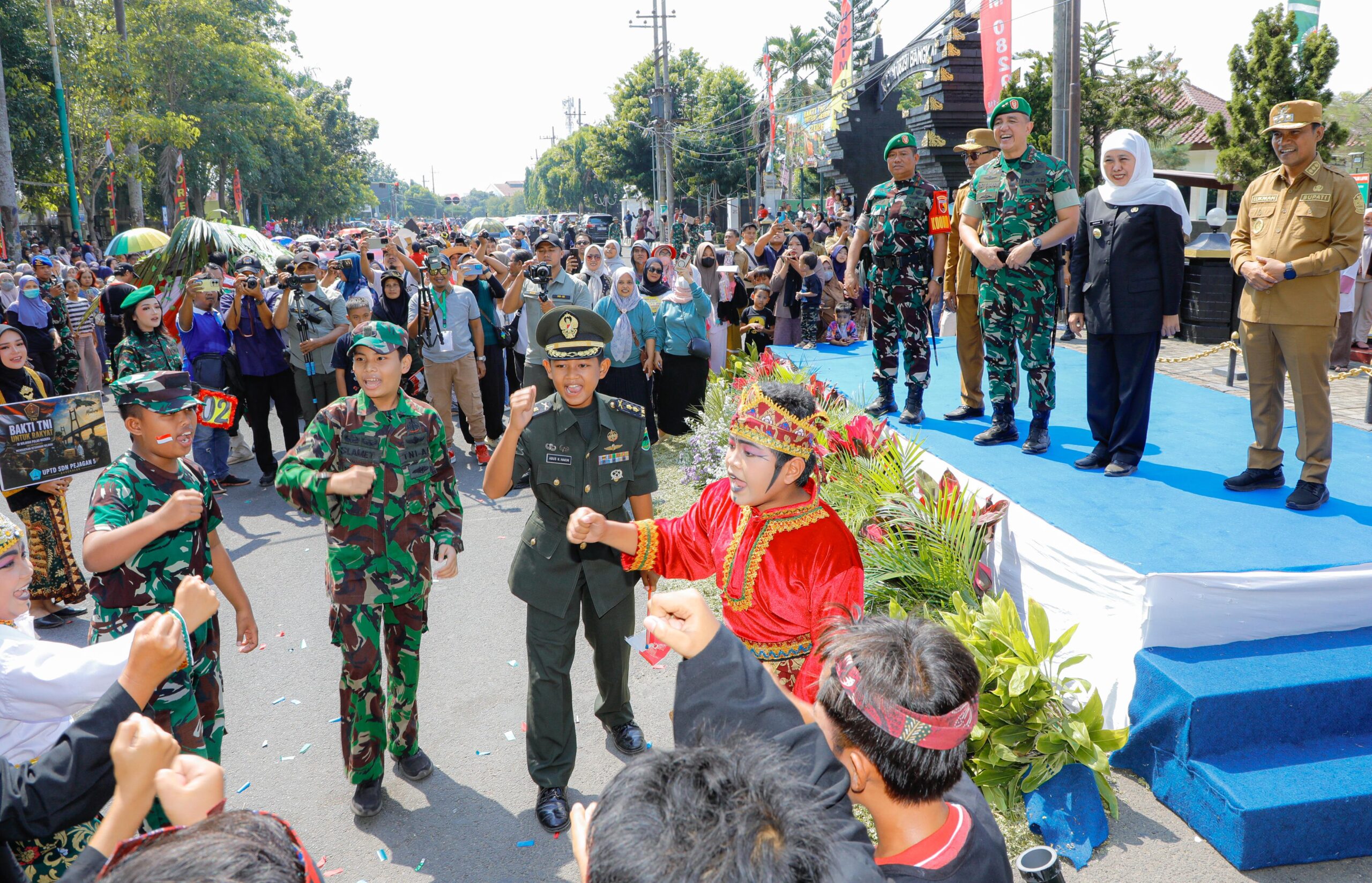 Gubernur Khofifah Dorong Pelestarian Seni Ul-Daul dan Kekayaan Budaya Madura sebagai Identitas Bangsa yang Harus Dijaga Bersama