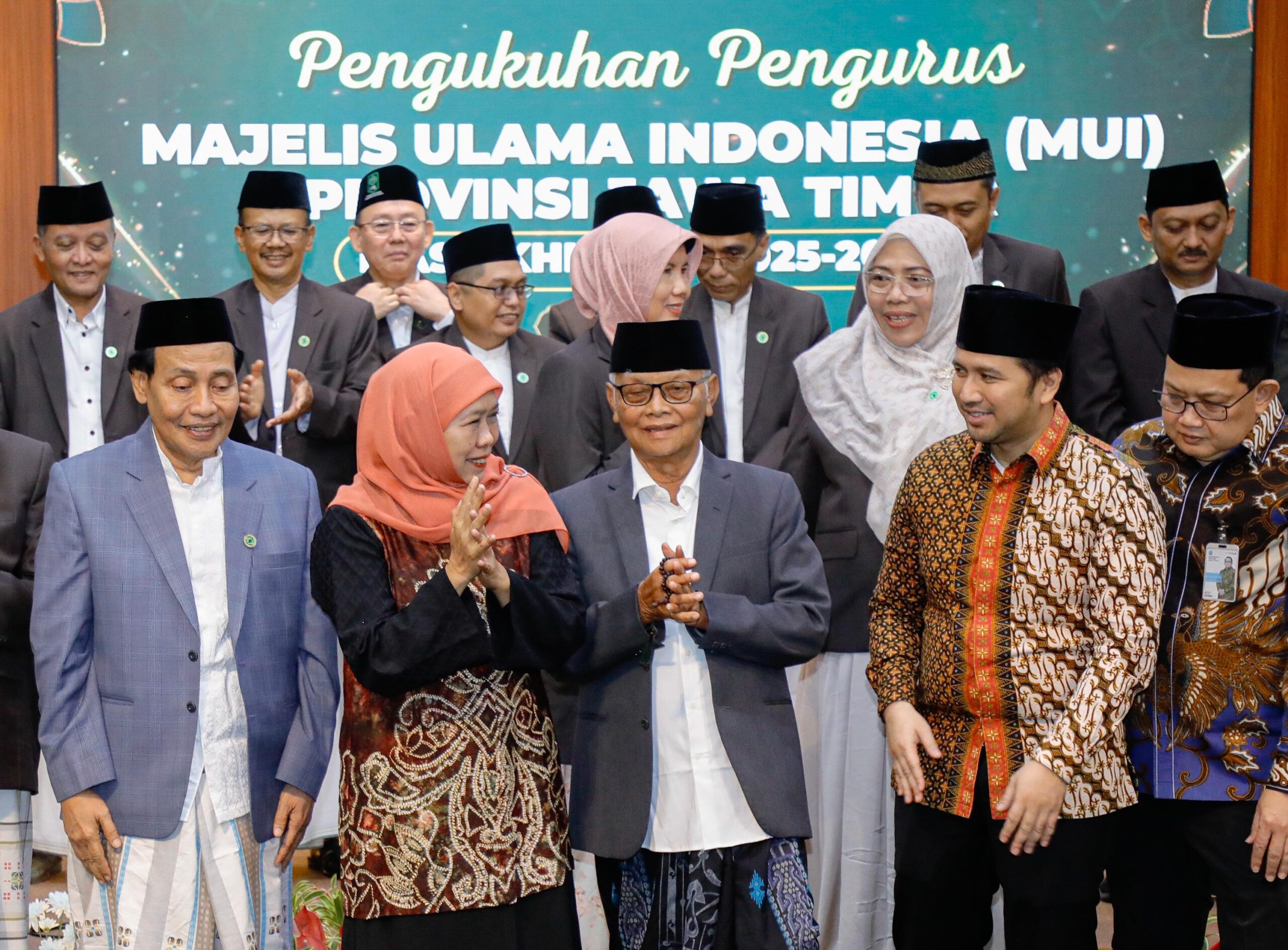 Pengukuhan Pengurus MUI Jawa Timur, Gubernur Khofifah Dorong Penguatan Dakwah Digital untuk Hadapi Tantangan Era Teknologi