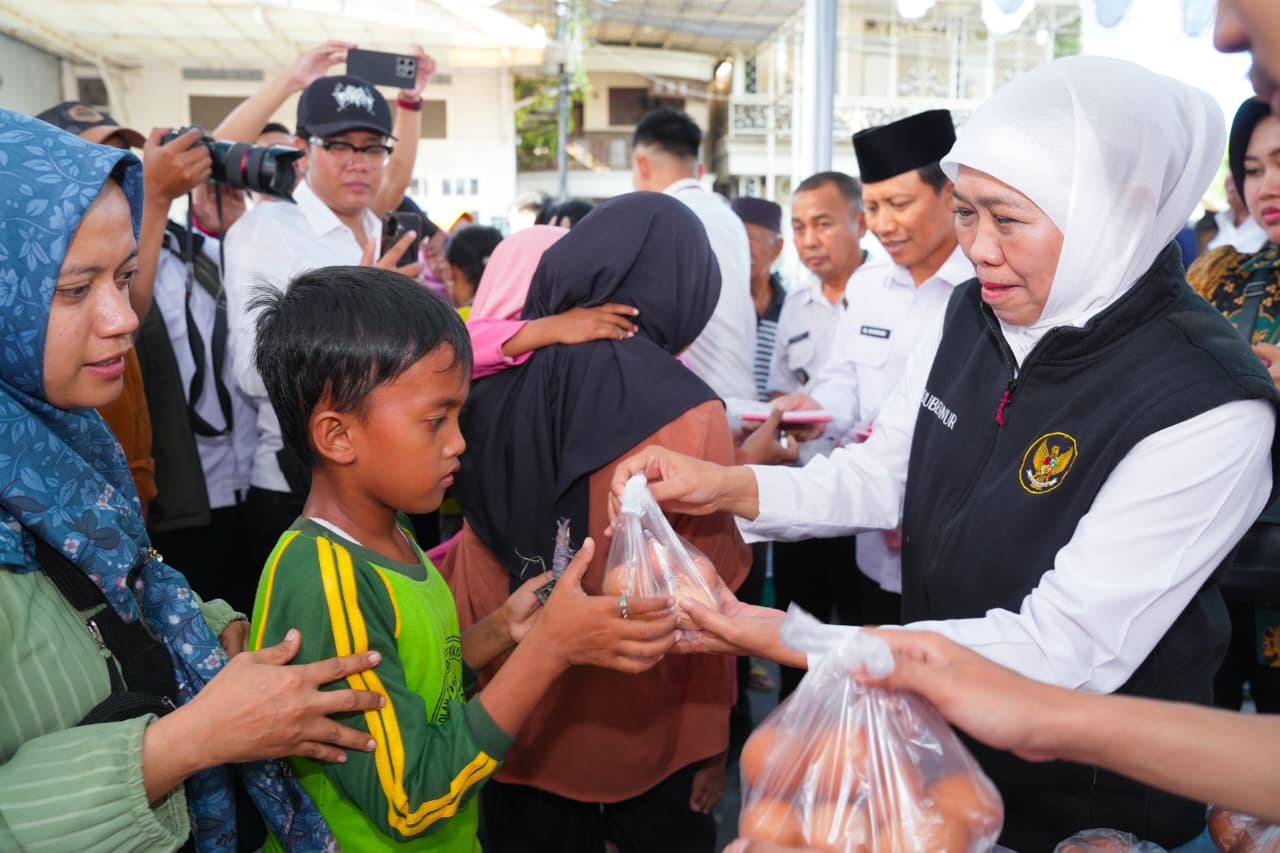 Jaga Stabilitas Harga Pangan, Gubernur Khofifah Perluas Pasar Murah dan Pastikan Kebutuhan Pokok Terjangkau