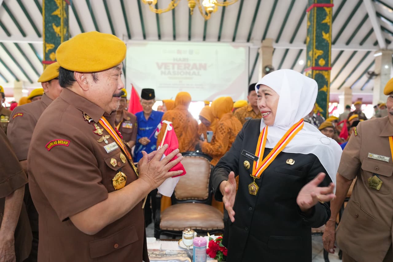 Peringatan Hari Veteran Nasional 2026, Gubernur Khofifah Dorong Generasi Muda Perkuat Karakter dan Semangat Bela Negara