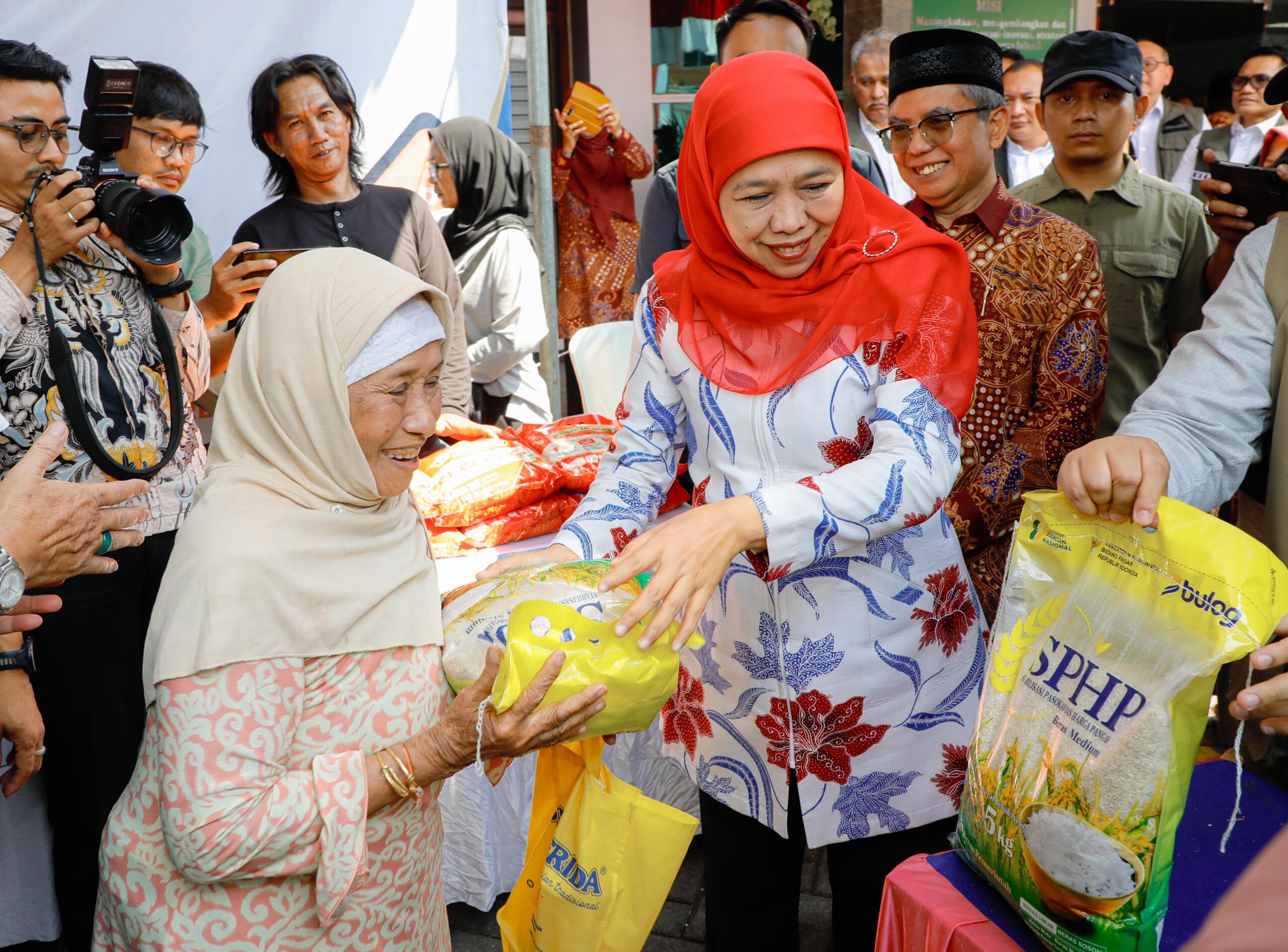 Jelang HUT ke-81 RI, Pasar Murah Pemprov Jatim Hadirkan Pangan Terjangkau Sekaligus Semarakkan Merah Putih
