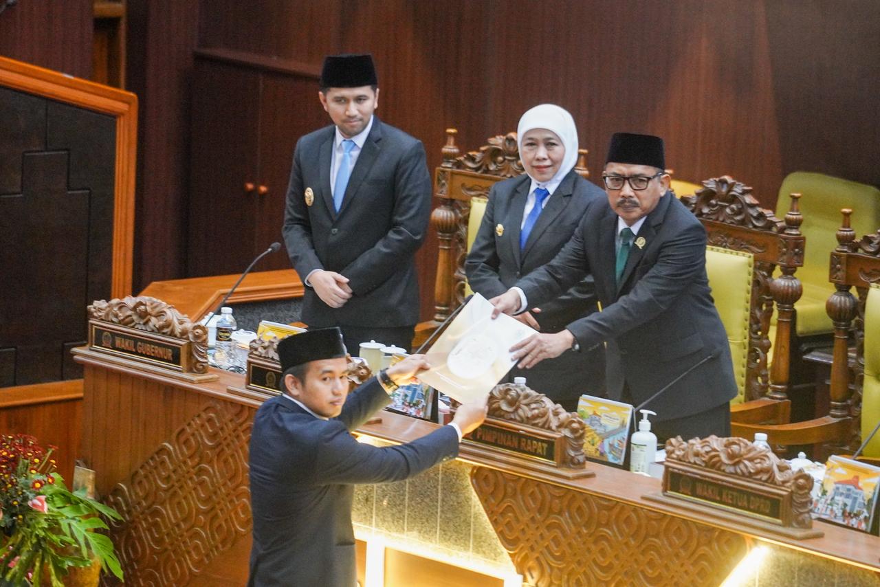 Fokus Entaskan Kemiskinan dan Perluas Lapangan Kerja, Gubernur Khofifah Kawal Implementasi P-APBD 2026
