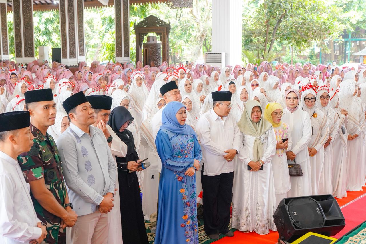 Gubernur Khofifah: Kemerdekaan Harus Diisi dengan Karya, Kepedulian Sosial, dan Pengabdian