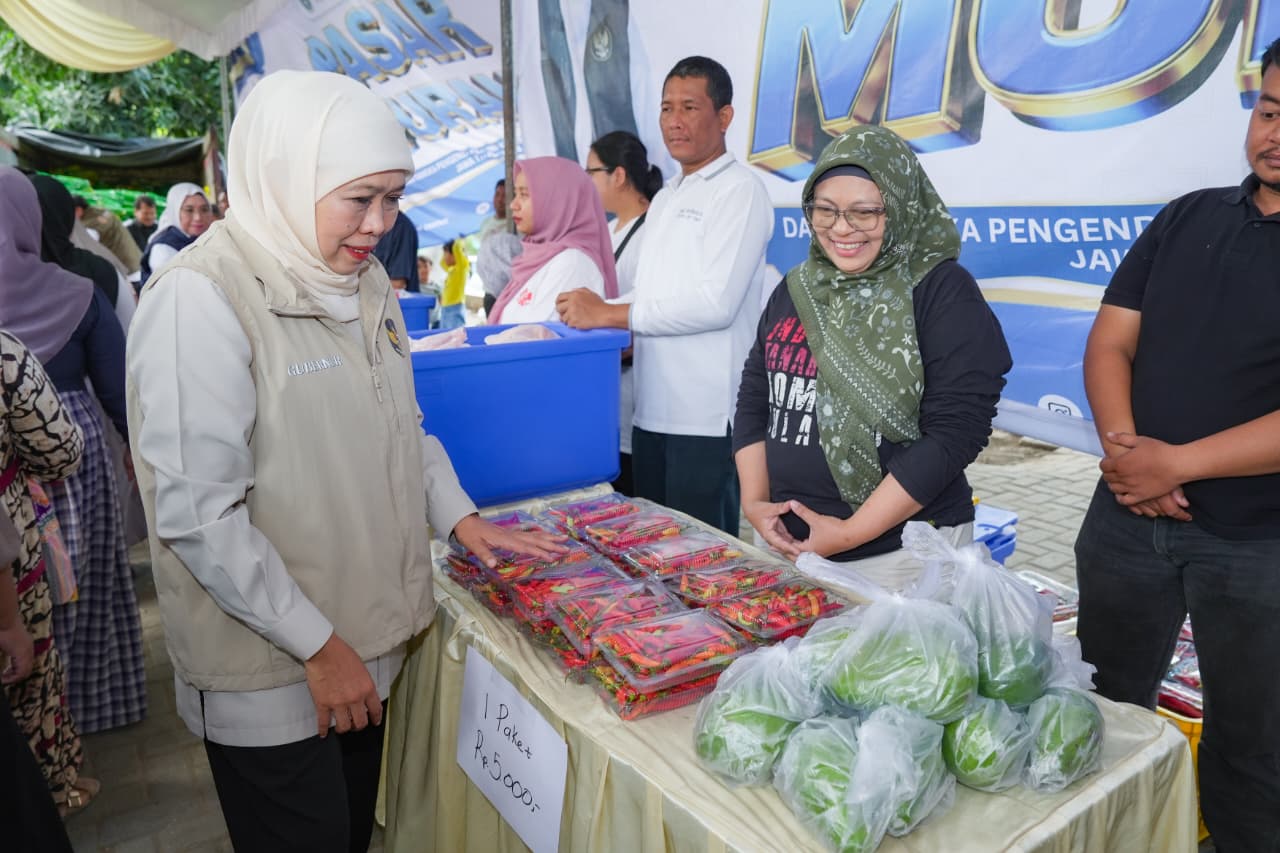 Hadapi Kemarau Panjang, Gubernur Khofifah Pastikan Kebutuhan Pangan Warga Lumbang Tetap Terjangkau