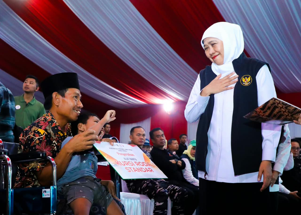 Gubernur Khofifah Apresiasi Pilar Sosial dan Serahkan Bansos Rp17,36 Miliar di Hari Jadi ke-81 Jatim