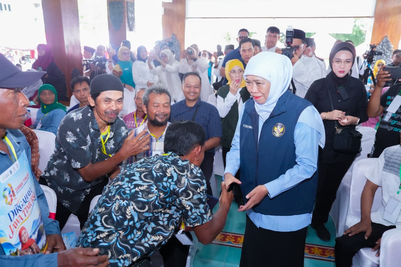 Perkuat Perlindungan Sosial, Gubernur Khofifah Serahkan Bantuan Rp11,499 Miliar di Pacitan